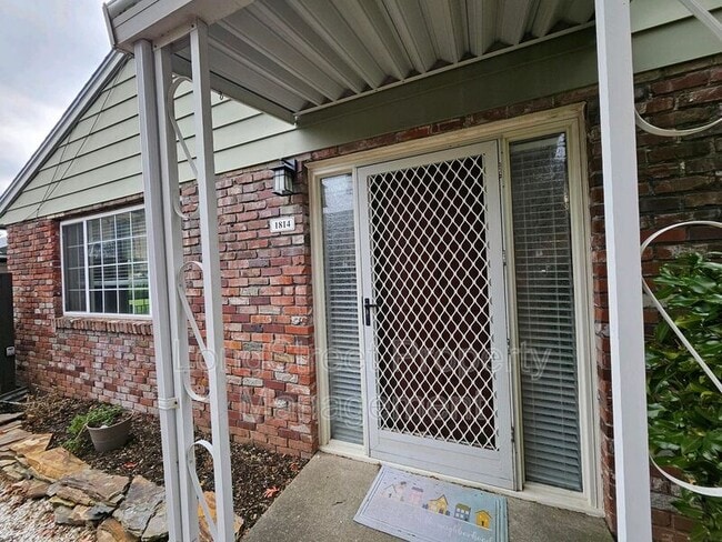 Photo - 1814 NE 19th St