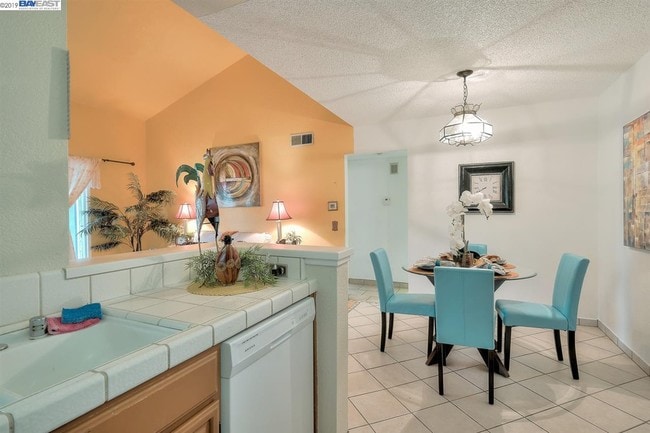 Photo - 3419 Bridgewood Terrace Unidad 302