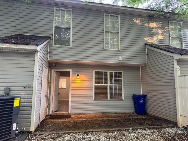 3833 Waldrop Ln