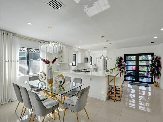 Photo - 1139 Lincoln St