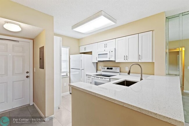 Photo - 2236 N Cypress Bend Dr Condo Unit 112
