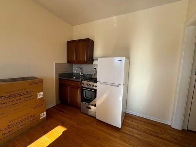 Photo - 2712 N Milwaukee Ave Unidad 202