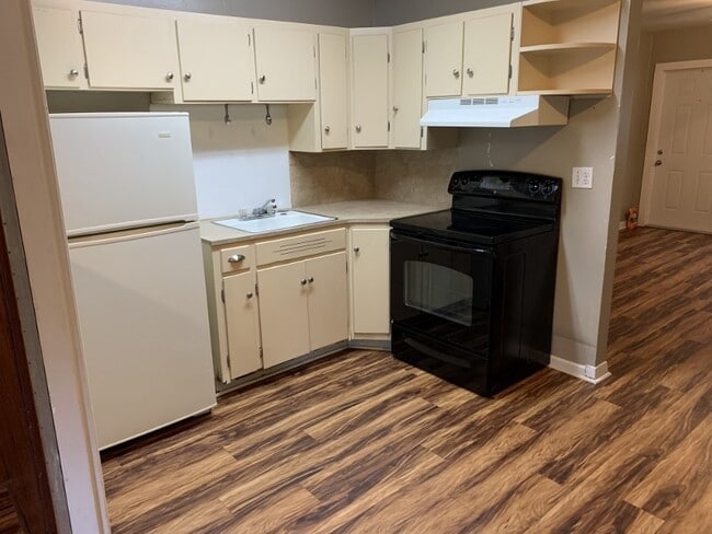 Photo - 630 Stiles Ave