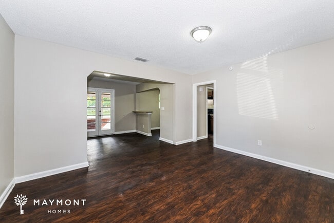 Photo - 6037 Green Hill Ln