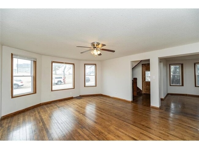 Building Photo - 640 S Minnesota Ave Unit 02 - Main Level A Rental