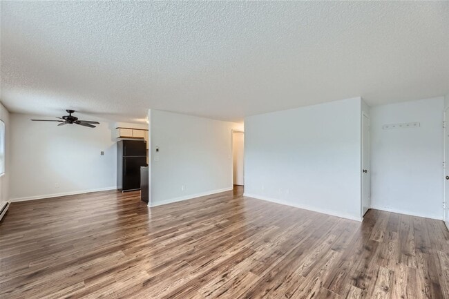 Photo - Charming 2bed/1bath Triplex Apartment in Seattle, WA! Unit 10710