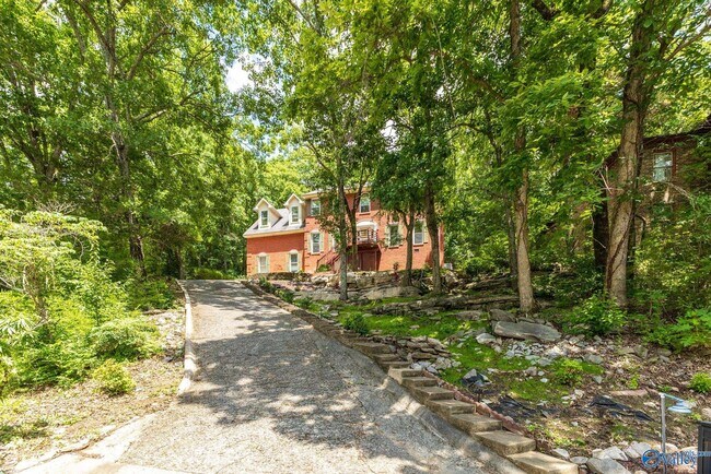Photo - 15033 Greentree Trail SE