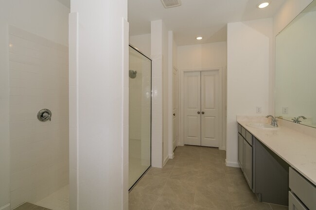 Photo - 2513 Seneca Lk Dr