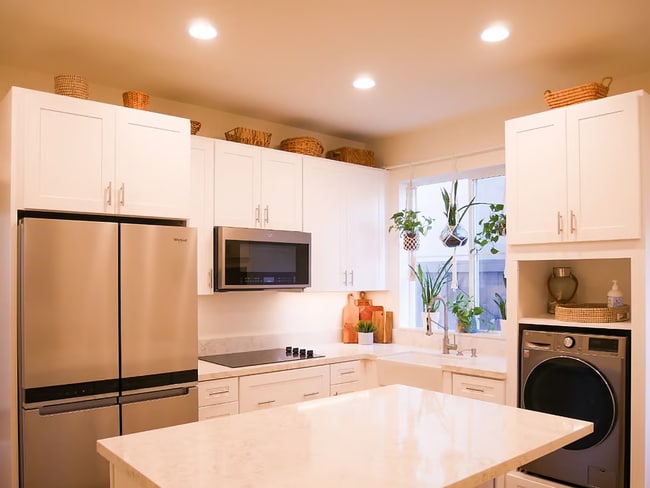 Photo - 3177 Toopal Dr Unidad The Beachy Bungalow