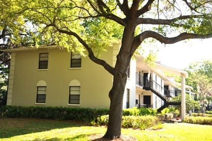 Grand Oaks Apartments