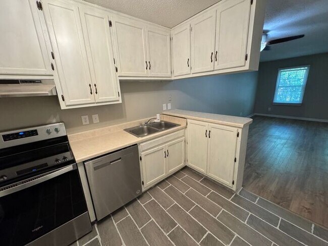 Photo - Make This Home Part of Your Holiday Story Unit 2080