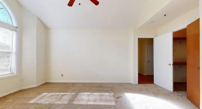 Photo - 978 Stewarts Creek Dr Unit 9