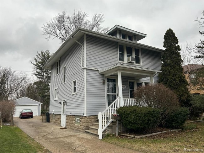 Photo - 613 E Lincoln Ave House