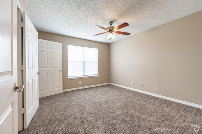 1BR, 1BA - 771SF - Bedroom