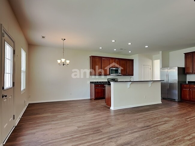 Photo - 180 Decatur Dr