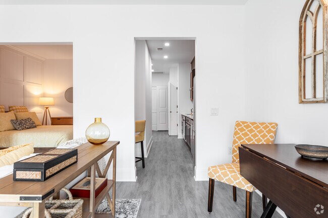 Studio - 627SF