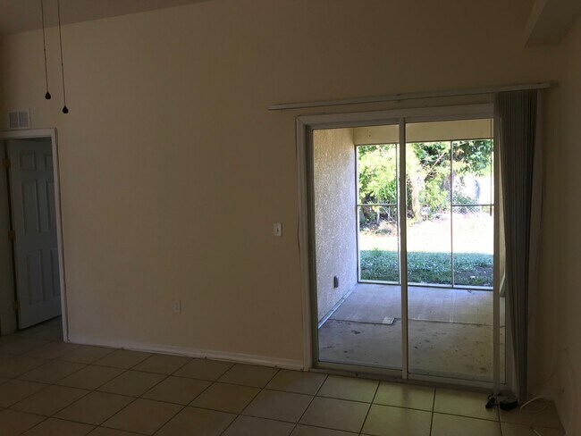 Photo - 601 SE 5th St Unit 601 SE 5th St.