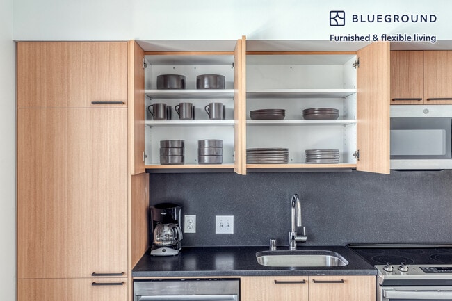 Photo - 118 Broadway E Unidad FL6-ID130