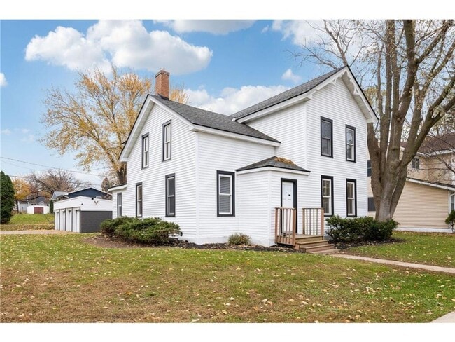 Entire Upper Level of New Remodel Building... - Entire Upper Level of New Remodel Building... Apartment Unit 3-4