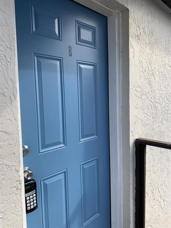 Photo - 4908 W Ingraham St