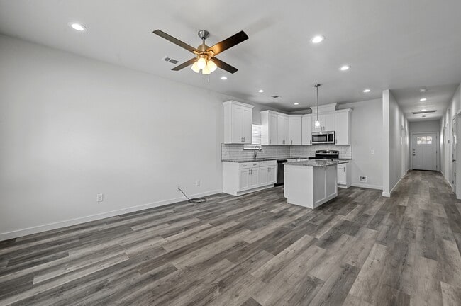 Photo - 517 E Heron St