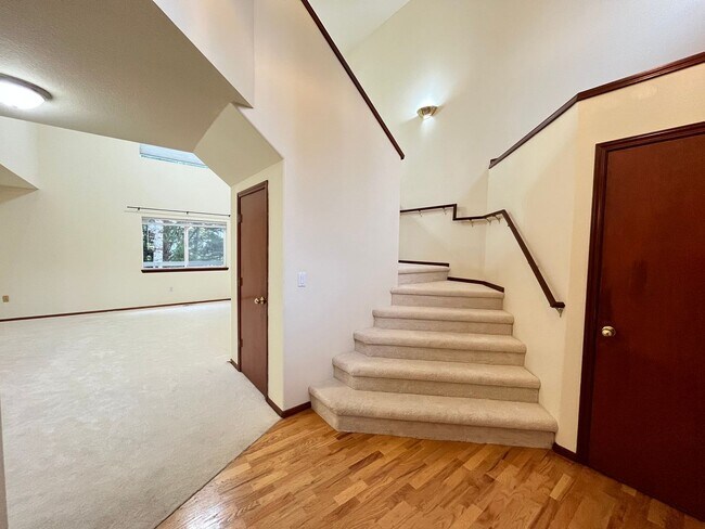 Great NW 4 Bed 3 Bath House in Bethany ~ C... - Great NW 4 Bed 3 Bath House in Bethany ~ C...