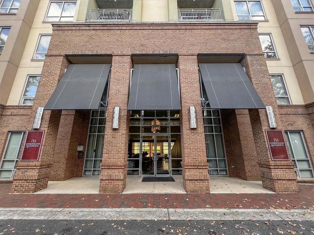 Photo - 711 Cosmopolitan Dr NE Unit 435