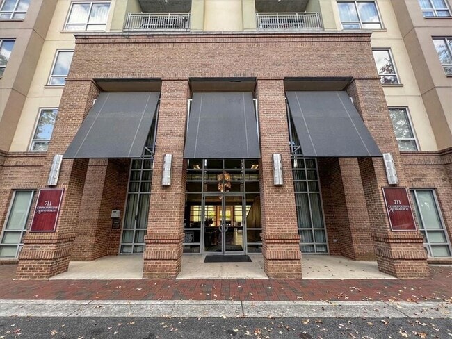 Building Photo - 711 Cosmopolitan Dr NE Unit 435