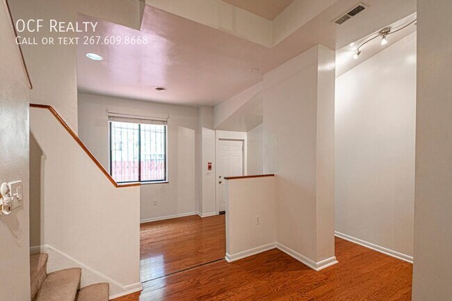 Building Photo - 619 S 19th St Unit 2 Rental