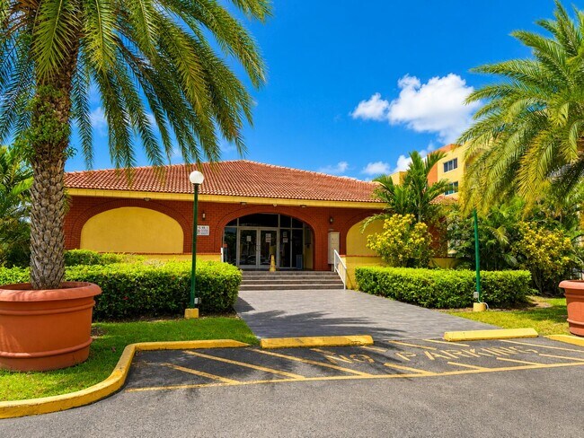 Photo - 6980 NW 186th St Unit 3-523A