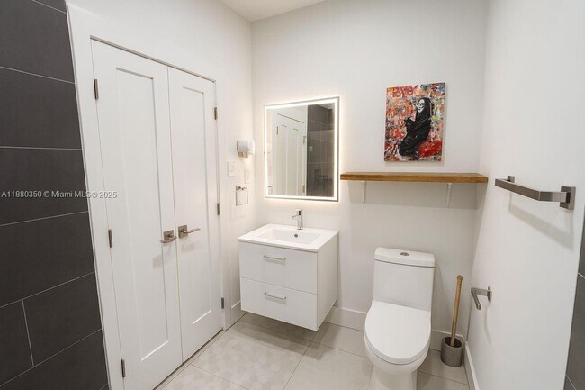 Photo - 733 Michigan Ave Unit 2