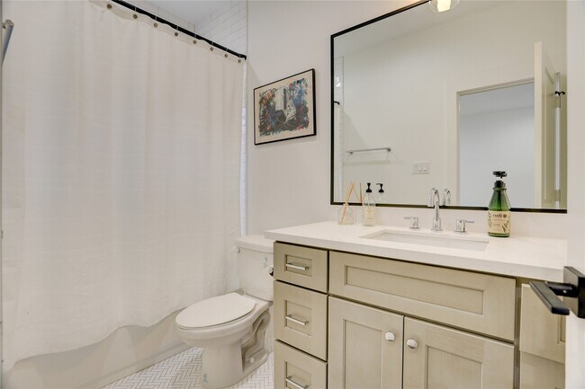 Photo - 2013 Cochran St