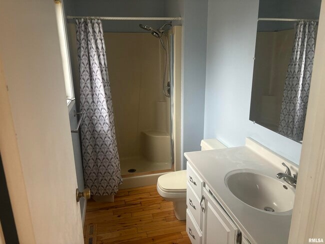 Photo - 705 Crestview Dr