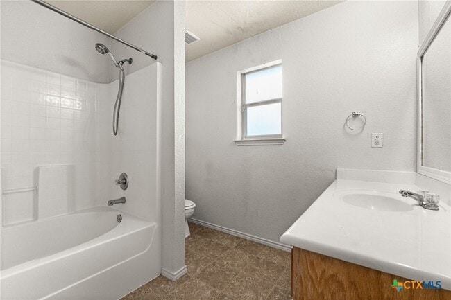 Building Photo - 3809 Kevin Shaw Dr