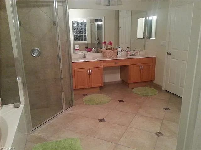 Photo - 637 Grand Rapids Blvd