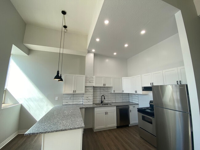 Building Photo - Adelaide Lofts