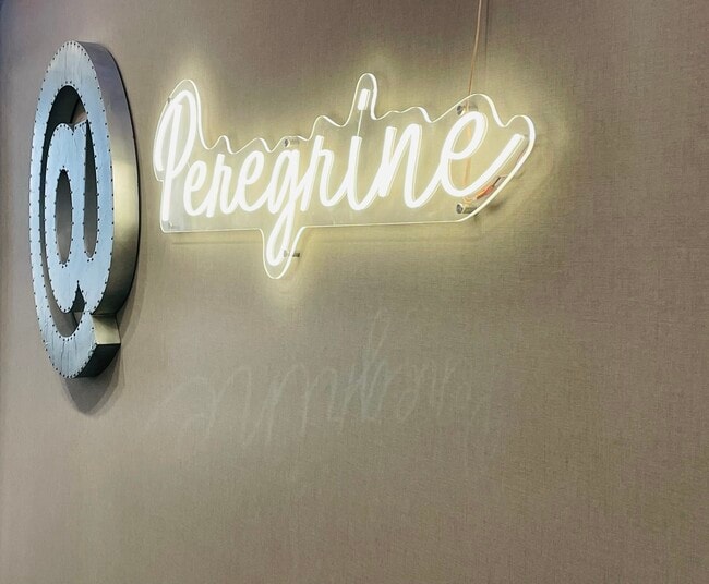 Plaza Peregrine - Peregrine Square