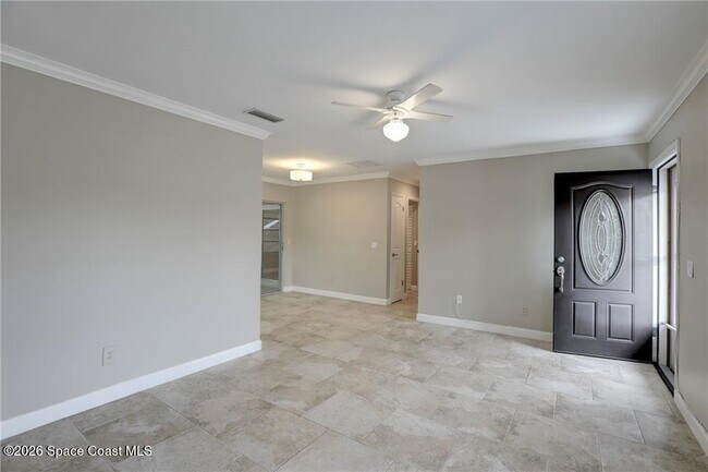 Photo - 866 Gilbert St