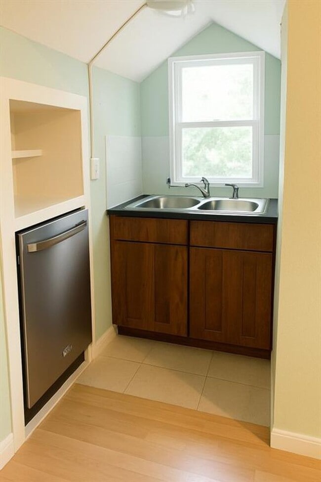 Photo - Charming Studio Apartment in Triplex Near UT