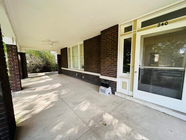 Photo - 240 S Belvedere Blvd