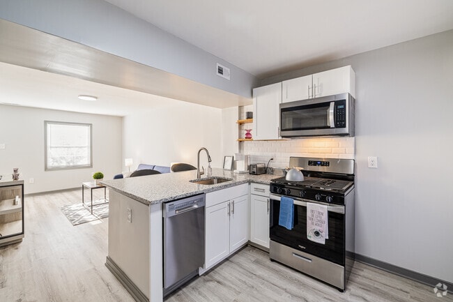 Building Photo - LIV Lakeview