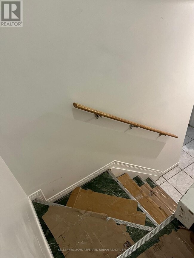 Photo - 98 Frontenac Ave