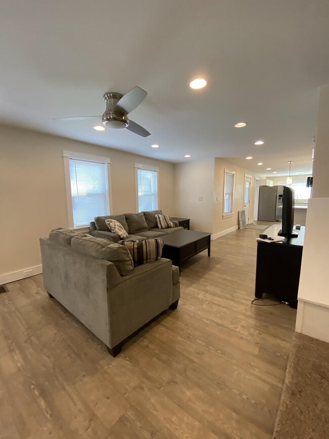 Photo - 503 6th Ave