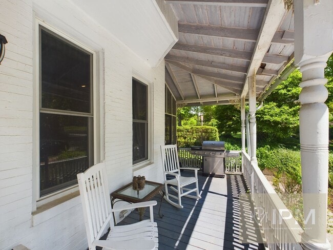 Photo - Spacious 5 Bedroom, 2.5 Bath Near The Avenues!