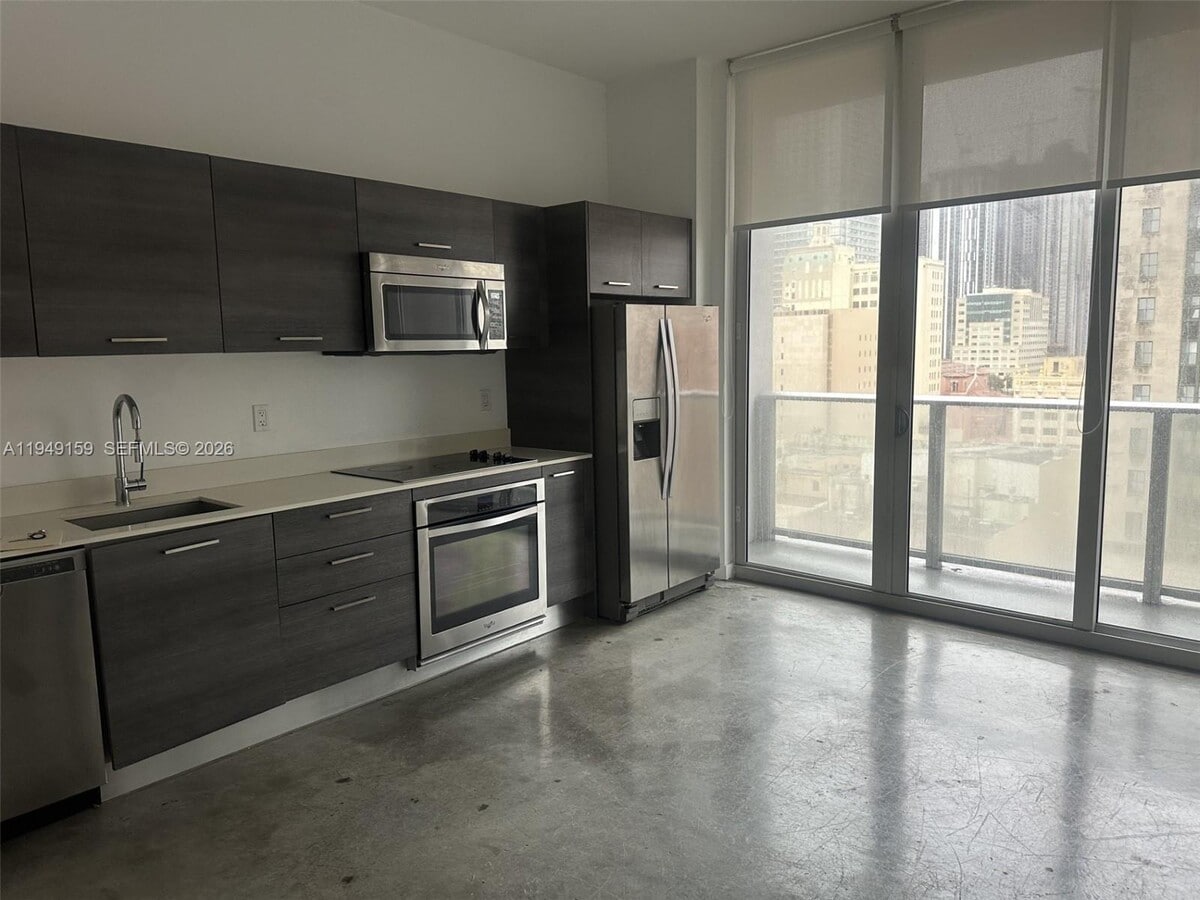 Photo - 151 SE 1st St Unidad 1006