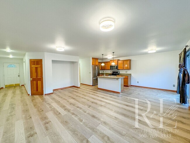 Photo - Modern 3-Bed Home with Gardens, Greenhouse...