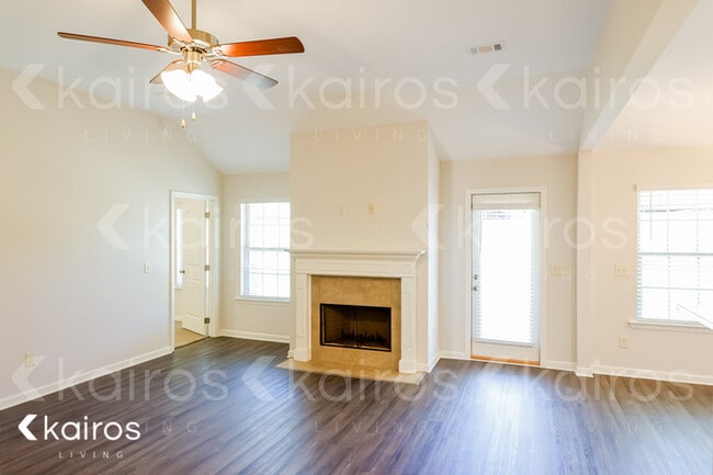 Photo - 713 Park Ln