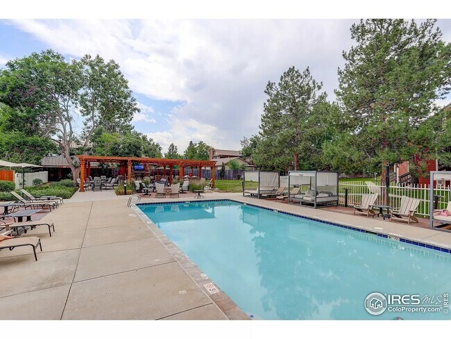 Photo - 4990 Meredith Way