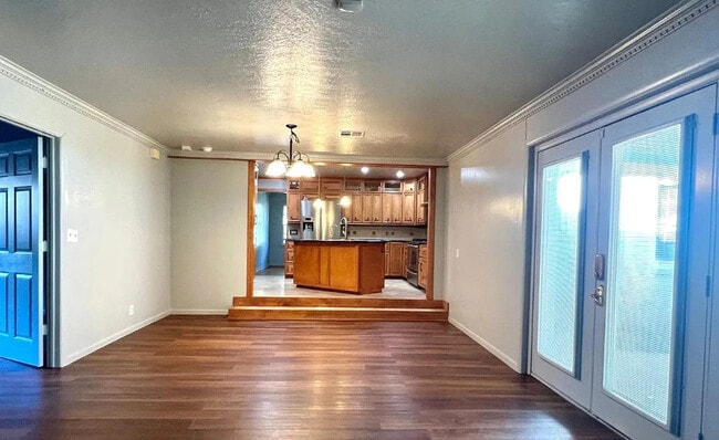 Photo - 910 Garver St