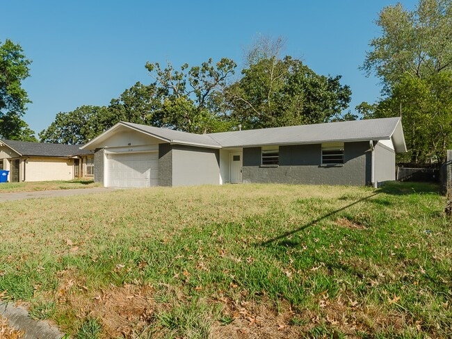 Photo - 1319 W Forest Dr